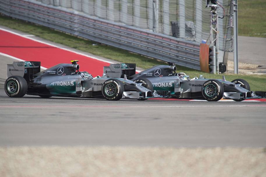 Al 24 il momento decisivo: Hamilton infila Rosberg. Reuters